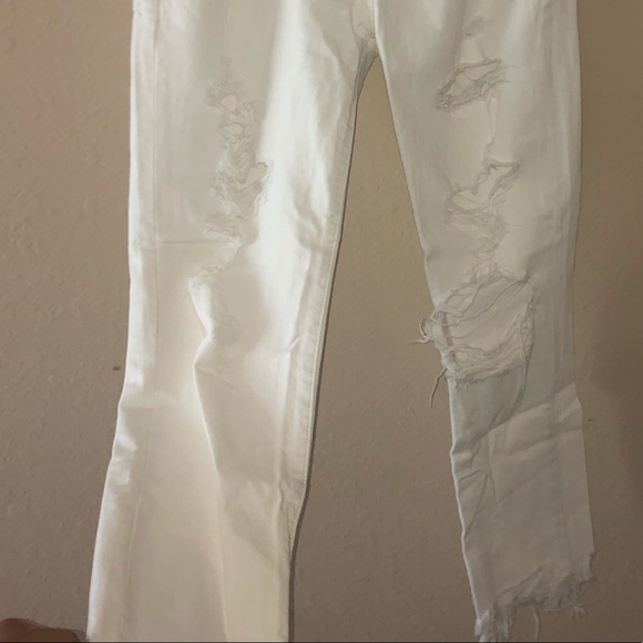 a&f RIPPED BOYFRIEND JEANS - Picture 3 of 4